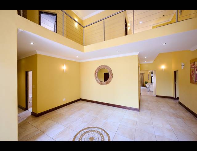 7 BEDROOM HOUSE FOR SALE IN BLUE HILLS
